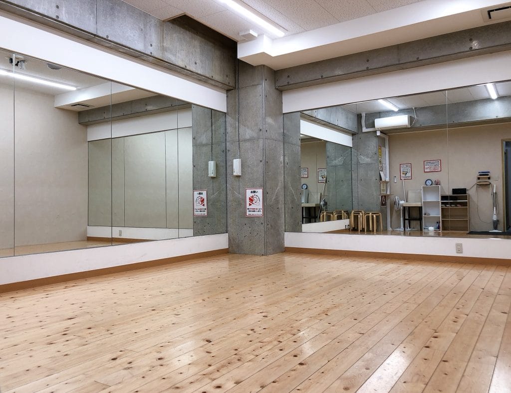 ダンススタジオ